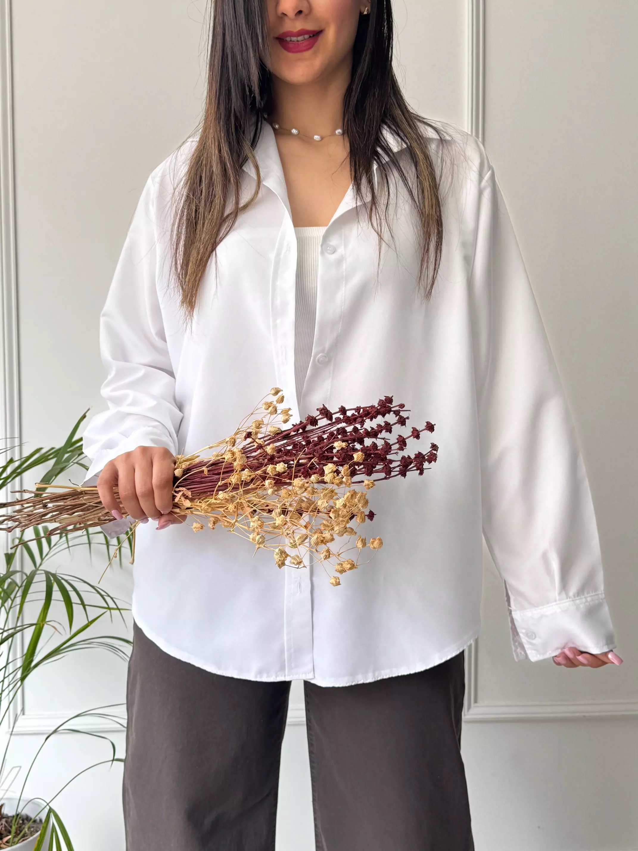 شومیز سفید Basic ( دارای ایراد جزئی )
